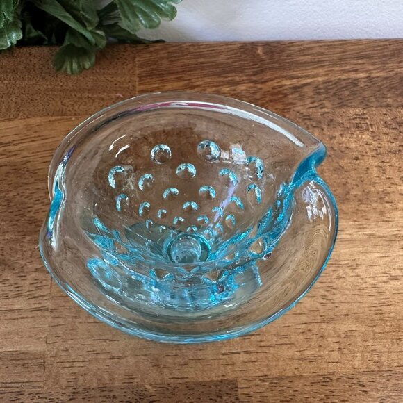 Fenton Aqua Blue Hobnail Cornucopia Glass Vase Vintage Art Glass Collectible - Picture 5 of 6